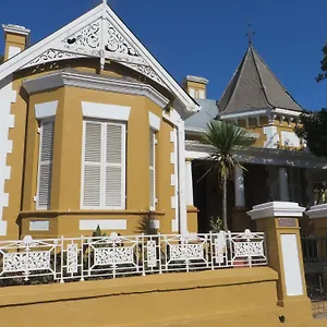 ashanti-guest-house-gardens-hostel.hotels-capetown.com/